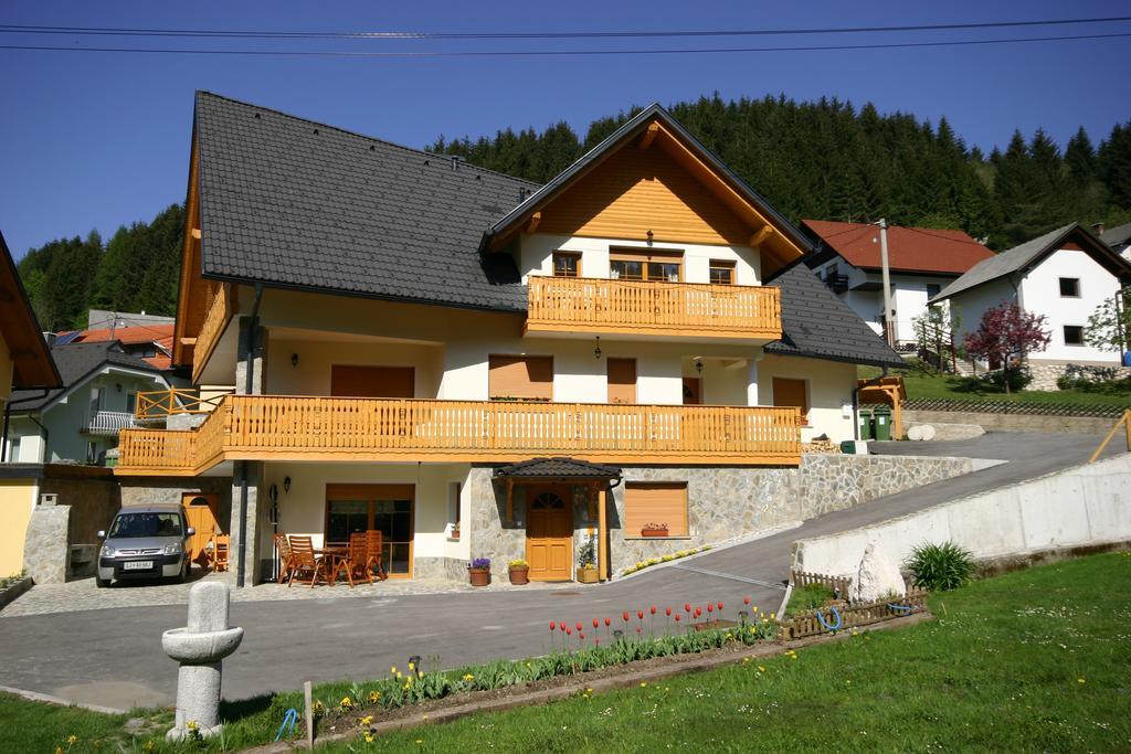 Apartments Karmen Rateče Exteriör bild